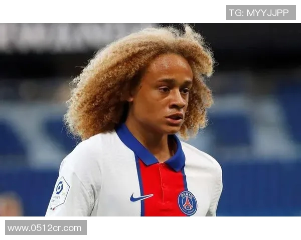 哈维西蒙斯的崛起之路：从青训新星到足球场上的闪耀之星