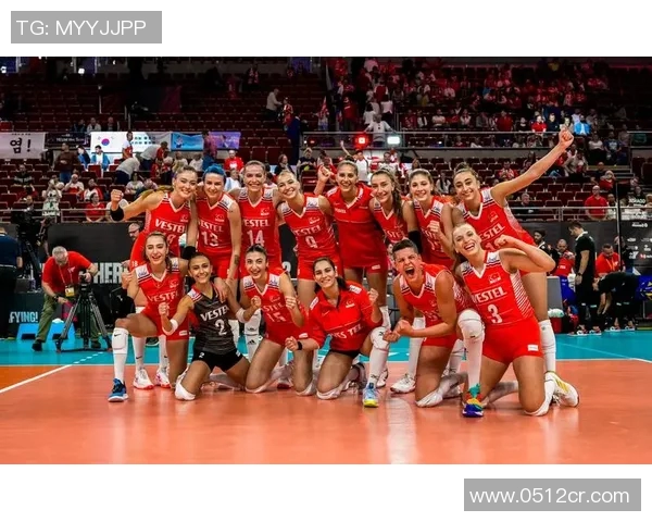 土耳其女排迎战比利时队争夺国际赛场荣耀与胜利 土耳其女排迎战比利时队争夺国际赛场荣耀与胜利