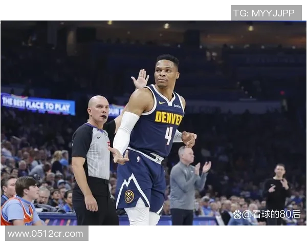 布鲁克洛佩斯的篮球之路与职业生涯的辉煌成就探讨